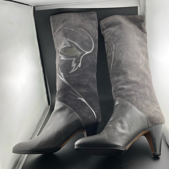 New Bally Vintage 80's Gray Suede Leather Tall Heeled Boots w/ Applique US 6    - Picture 9 of 13